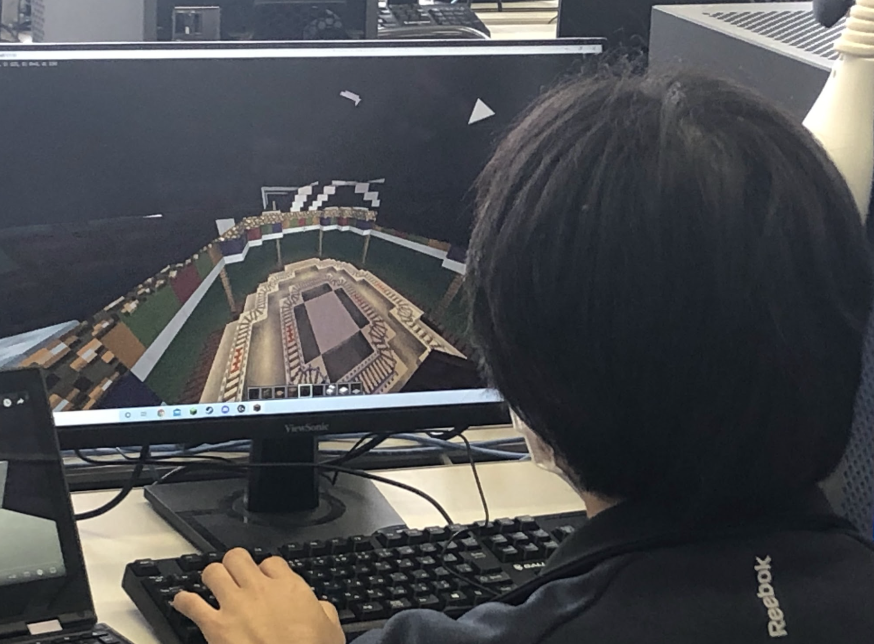 【XR空間で未来の学校をつくるプロジェクト】