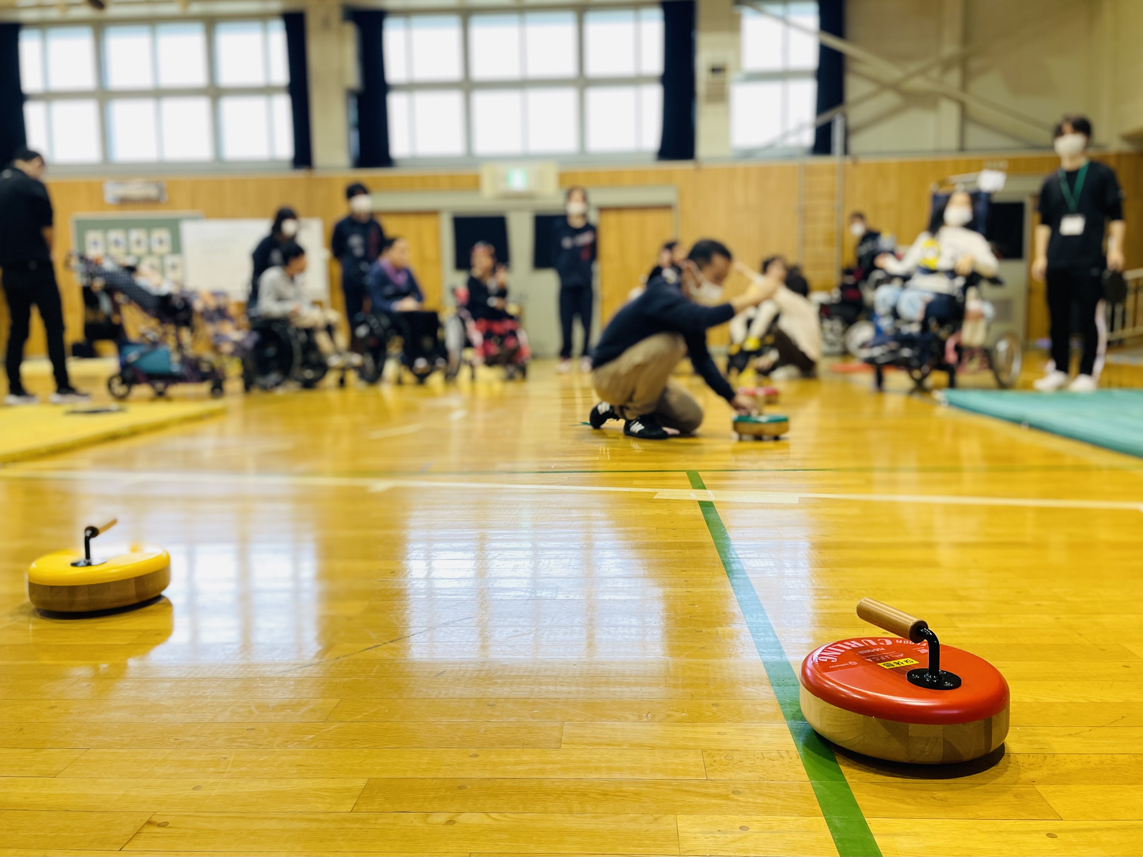 「健康学」の課外学習で真駒内養護学校と交流しました